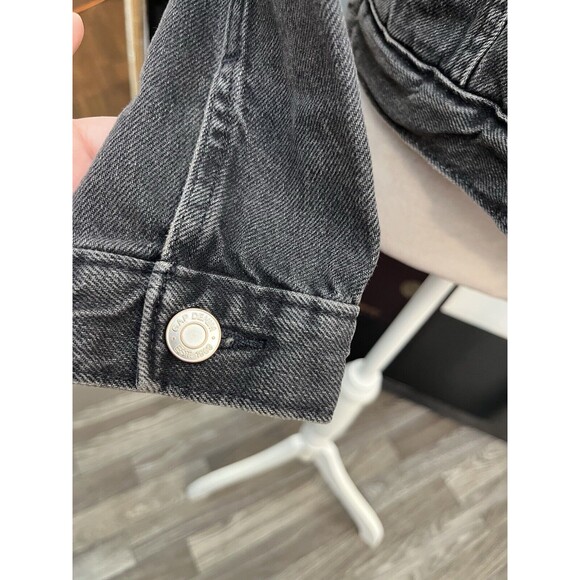 Gap Women’s  Denim Jacket Medium Wash XS Long Sleeve Button Down With Pockets - Picture 10 of 15